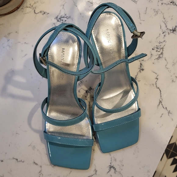 SOLD OFF PM Marc Fisher Turquoise Strappy Sandals - Picture 3 of 4